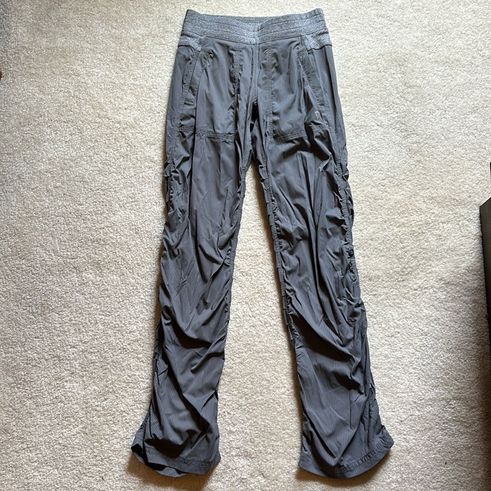 Ivivva size 8 studio pants - not lined